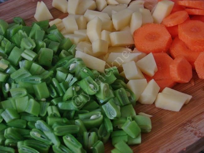 Taze Fasulye Çorbası - Yapılışı (2/8) 