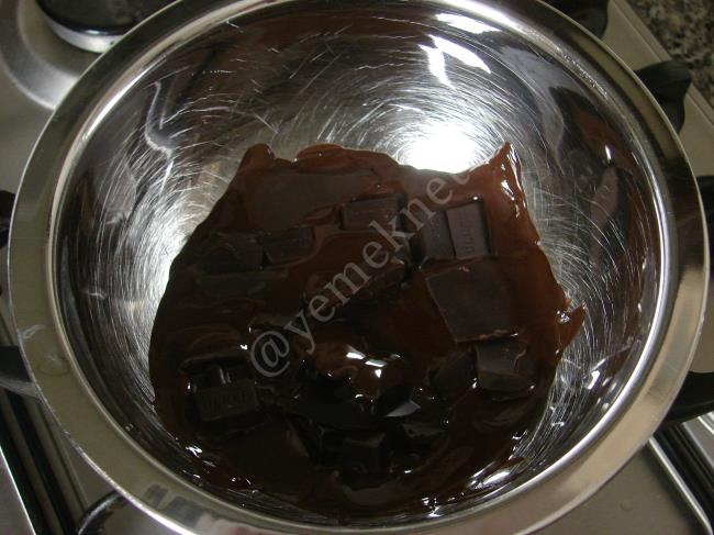 Çikolata Kaplı Muz Çubukları - Yapılışı (2/8) 