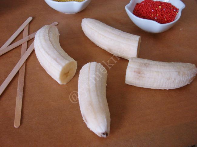 Çikolata Kaplı Muz Çubukları - Yapılışı (3/8) 