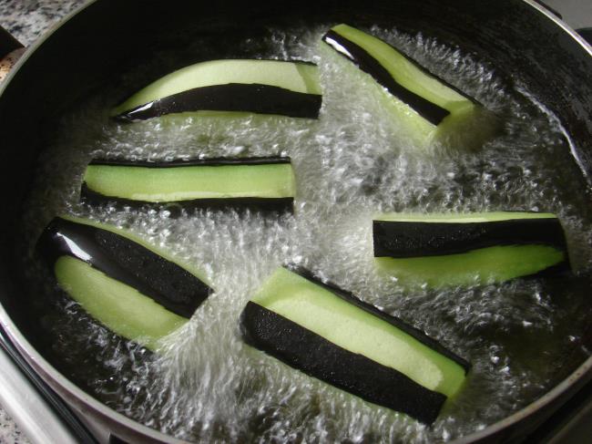 Etli Karnıyarık - Yapılışı (3/16) 