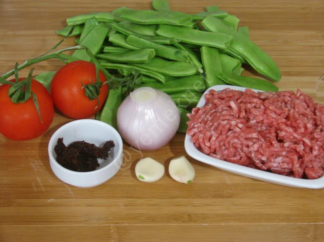 Kıymalı Taze Fasulye - Yapılışı (1/8) 