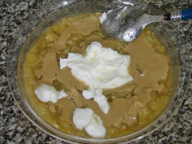 Tahinli Patlıcan Ezmesi - Yapılışı (3/8) 