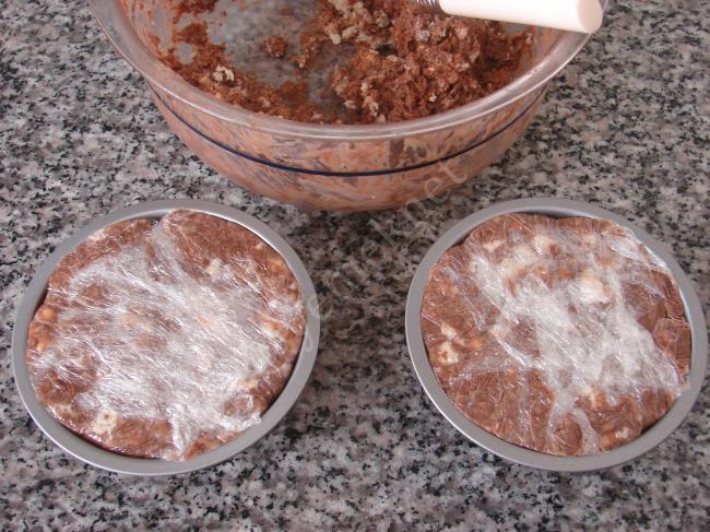 Beyaz Çikolatalı Mozaik Pasta - Yapılışı (7/12) 