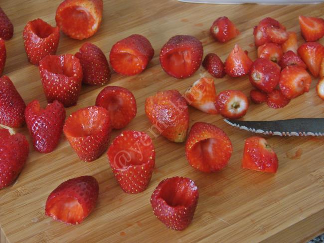 Bisküvili Şantili Çilek - Yapılışı (6/12) 