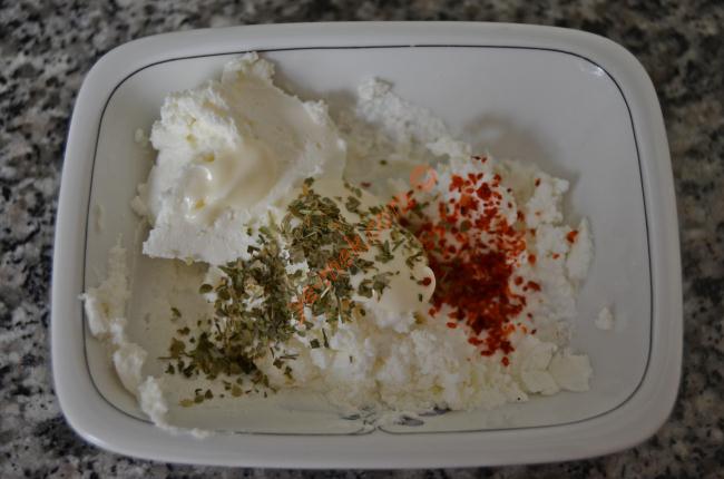 Baharatlı Peynirli Kanepeler - Yapılışı (2/8) 