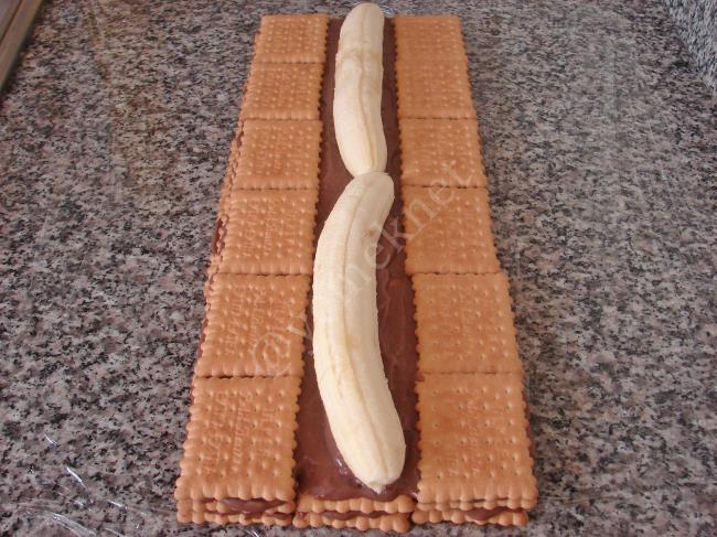 Bisküvili Piramit Pasta - Yapılışı (9/16) 