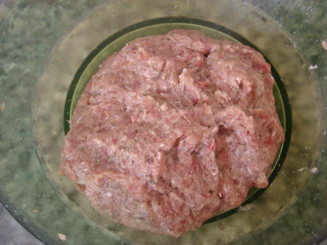 Domates Soslu Köfteli Makarna - Yapılışı (5/12) 