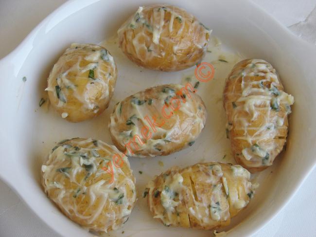 Fırında Tereyağlı Taze Patates - Yapılışı (6/8) 