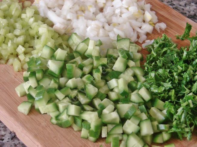 Gavurdağı Salatası - Yapılışı (2/8) 
