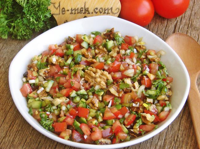 Gavurdağı Salatası - Yapılışı (6/8) 