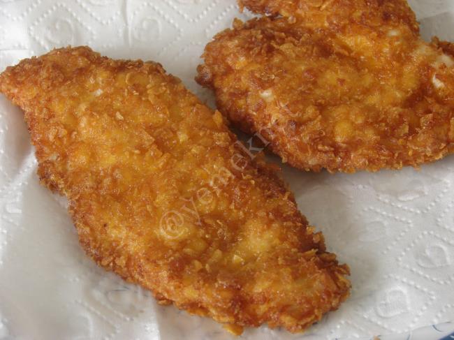 Mısır Gevrekli Tavuk Şinitzel - Yapılışı (6/8) 