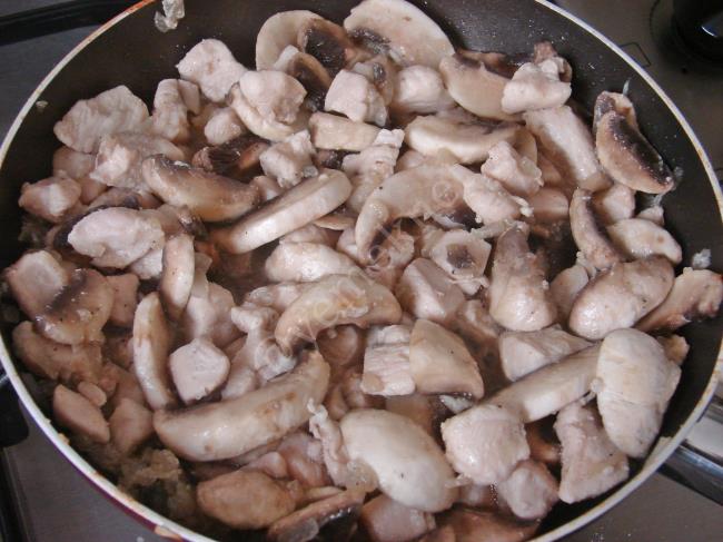 Beşamel Soslu Tavuklu Volovan - Yapılışı (8/16) 