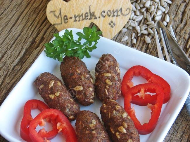 Çekirdekli Köfte - Yapılışı (9/12) 