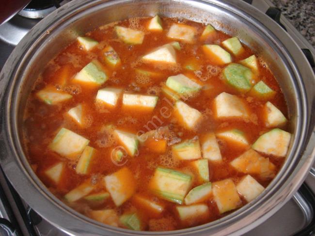 Kıymalı Kabak Yemeği - Yapılışı (6/8) 