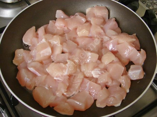 Köri Soslu Tavuk Sote - Yapılışı (2/8) 