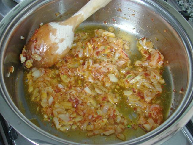 Zeytinyağlı Patlıcan Yemeği - Yapılışı (3/8) 