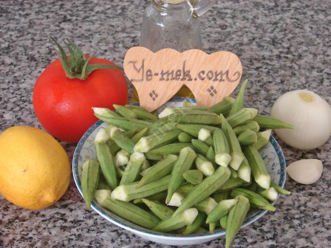 Zeytinyağlı Taze Bamya Yemeği - Yapılışı (1/8) 
