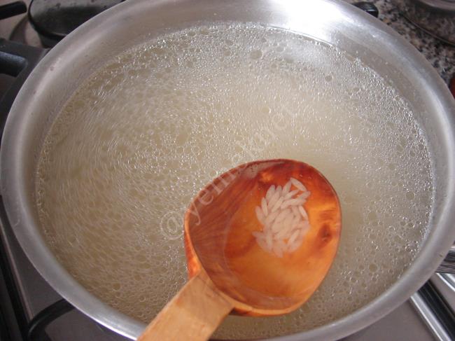 Kremalı Şehriyeli Tavuk Suyu Çorbası - Yapılışı (5/12) 