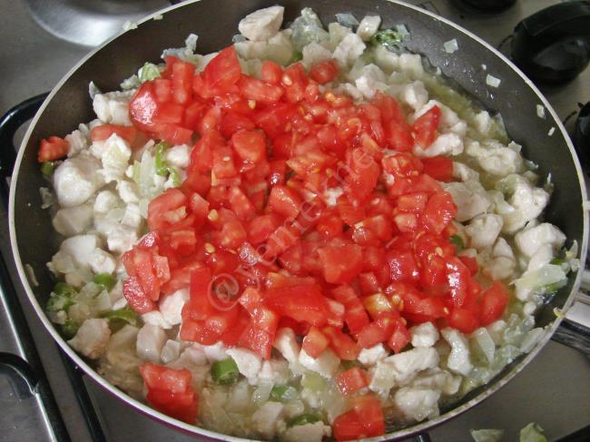 Tavuklu Karnıyarık - Yapılışı (7/16) 