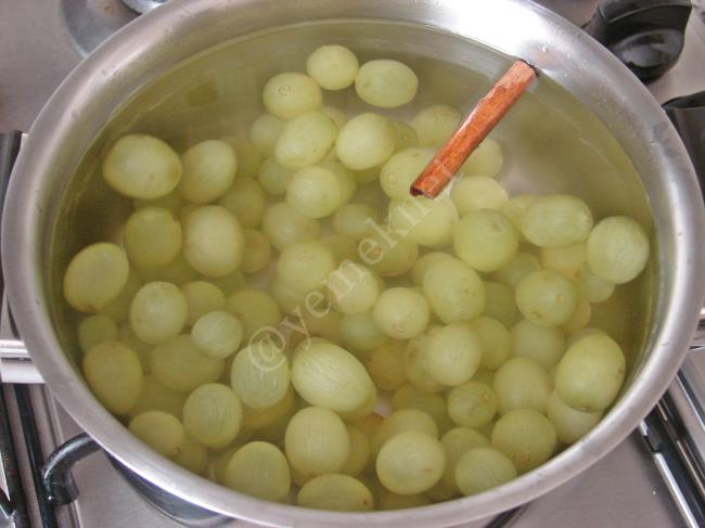 Üzüm Hoşafı (Üzüm Kompostosu) - Yapılışı (3/8) 