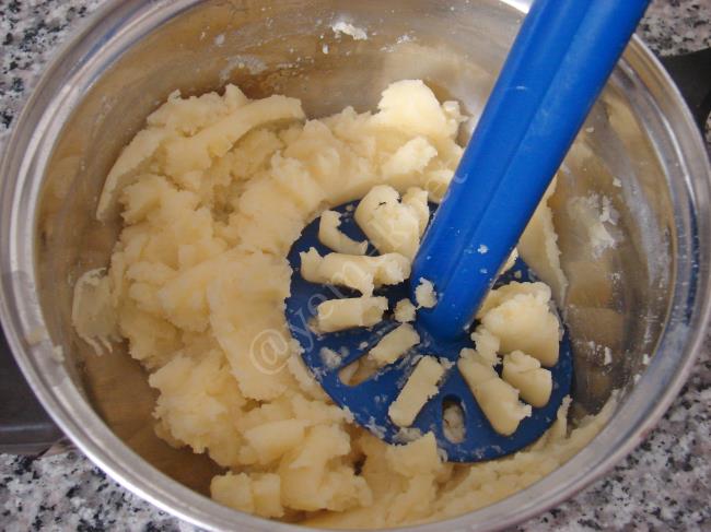 Patates Çanağında Havuç Salatası - Yapılışı (3/12) 