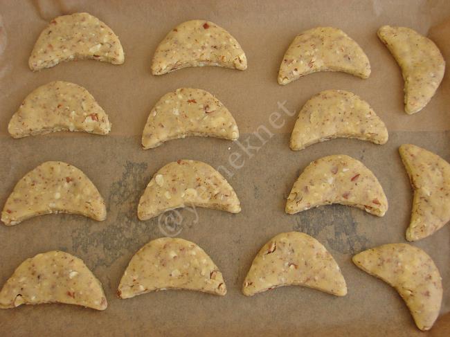 Bademli Kavala Kurabiyesi - Yapılışı (11/16) 