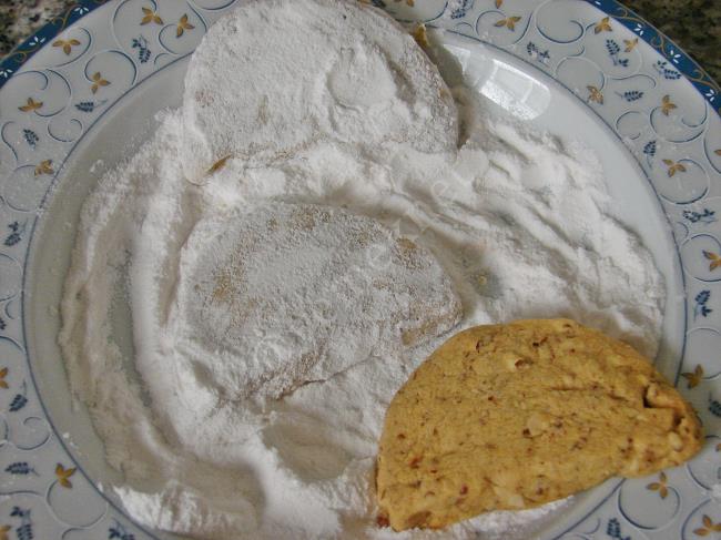 Bademli Kavala Kurabiyesi - Yapılışı (13/16) 