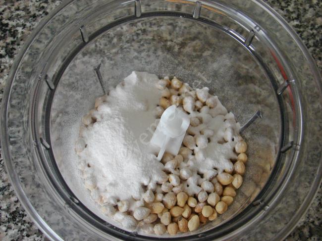 Fındık Ezmesi - Yapılışı (3/8) 