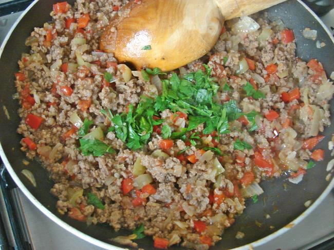 Kıymalı Karnıyarık Böreği - Yapılışı (5/16) 