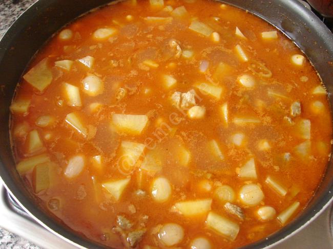 Nohutlu Patates Yahnisi - Yapılışı (6/8) 