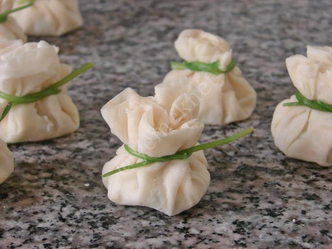 Peynirli Bohça Böreği - Yapılışı (12/16) 