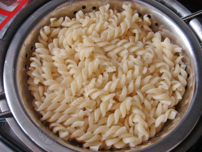 Sosisli Makarna - Yapılışı (9/12) 