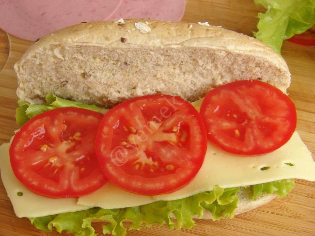 Jambonlu Sandviç - Yapılışı (4/8) 