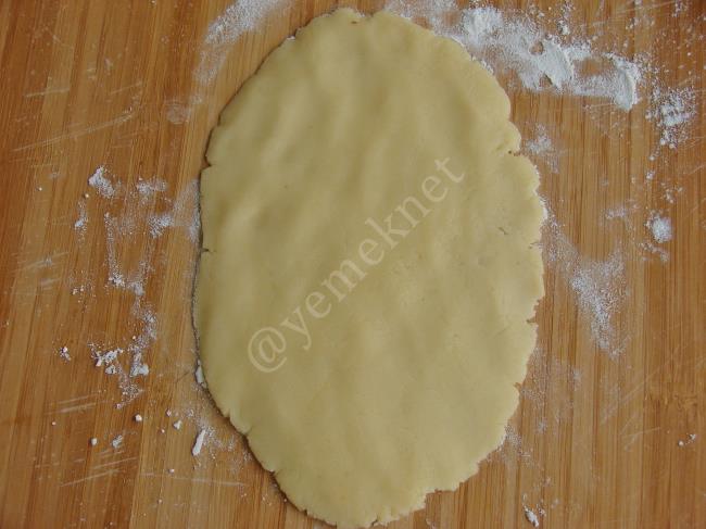 Şeritli Elmalı Ay Kurabiye - Yapılışı (8/16) 