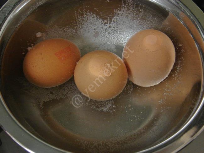 Yumurta Salatası - Yapılışı (2/8) 