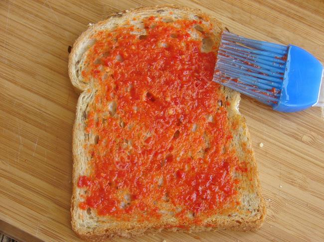 Bayat Ekmek Pizzası - Yapılışı (3/8) 