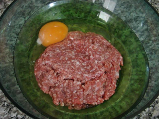 Fırında Kaşarlı Köfte Ve Patates - Yapılışı (2/16) 