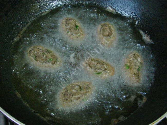 Köfteli Patlıcan Sarma - Yapılışı (10/16) 