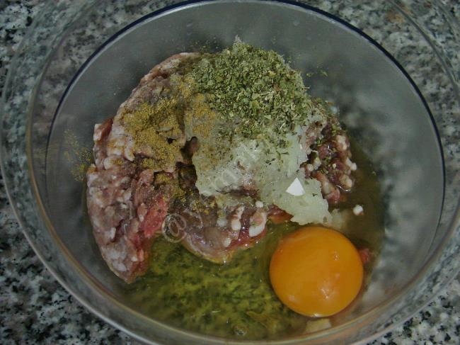 Köfteli Patlıcan Sarma - Yapılışı (2/16) 