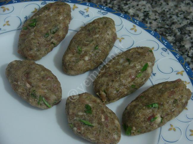 Köfteli Patlıcan Sarma - Yapılışı (6/16) 