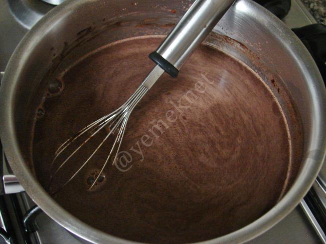 Marşmelovlu Halleyli Pasta - Yapılışı (3/12) 