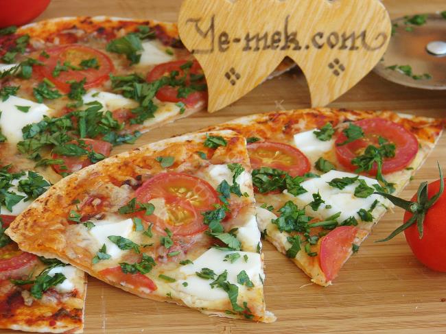 Maydanozlu Tortilla Pizza - Yapılışı (10/12) 