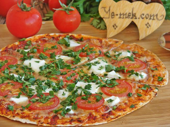 Maydanozlu Tortilla Pizza - Yapılışı (9/12) 