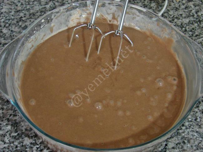 Kolay Islak Kek - Yapılışı (7/16) 