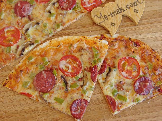 İncecik Hamurlu Bol Malzemeli 5+ Farklı Tortilla Pizza Tarifi