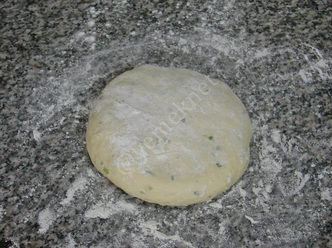 Sebzeli Hamur Kızartması - Yapılışı (5/12) 