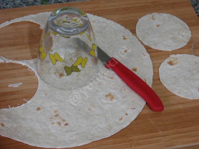 Tortilladan Fındık Lahmacun - Yapılışı (4/12) 