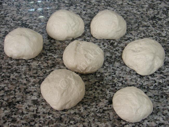 Ekmek Hamurundan Tuzlu Lokma - Yapılışı (2/8) 