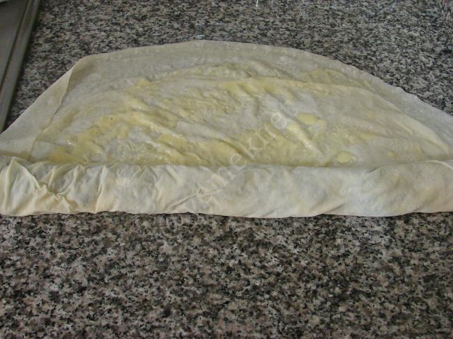 Ispanaklı Kol Böreği - Yapılışı (8/16) 