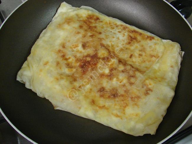 Karışık Peynirli Gözleme - Yapılışı (9/12) 